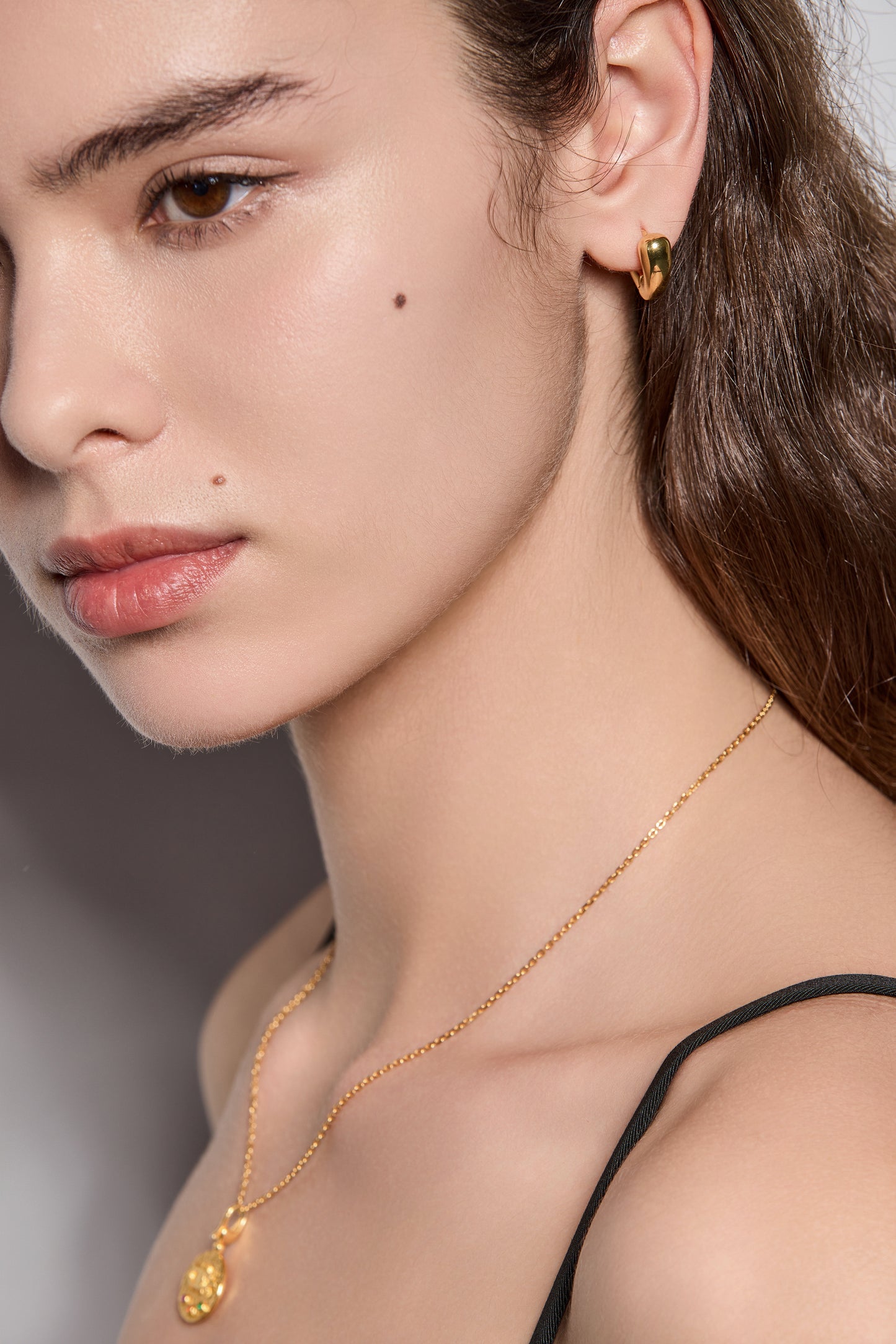 CLASSIC AMOUR HEART HOOP EARRINGS IN BRASS WITH GOLD FINISH