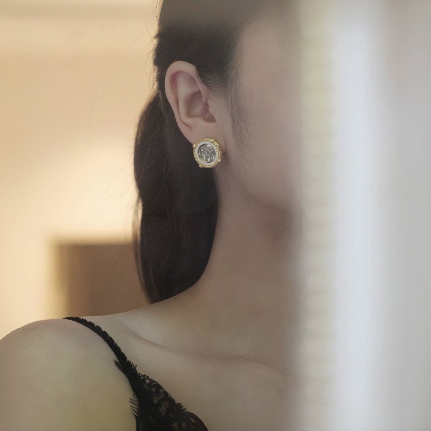 MYSTERIE 18K GOLD ATHENA VINTAGE RELIEF EARRINGS