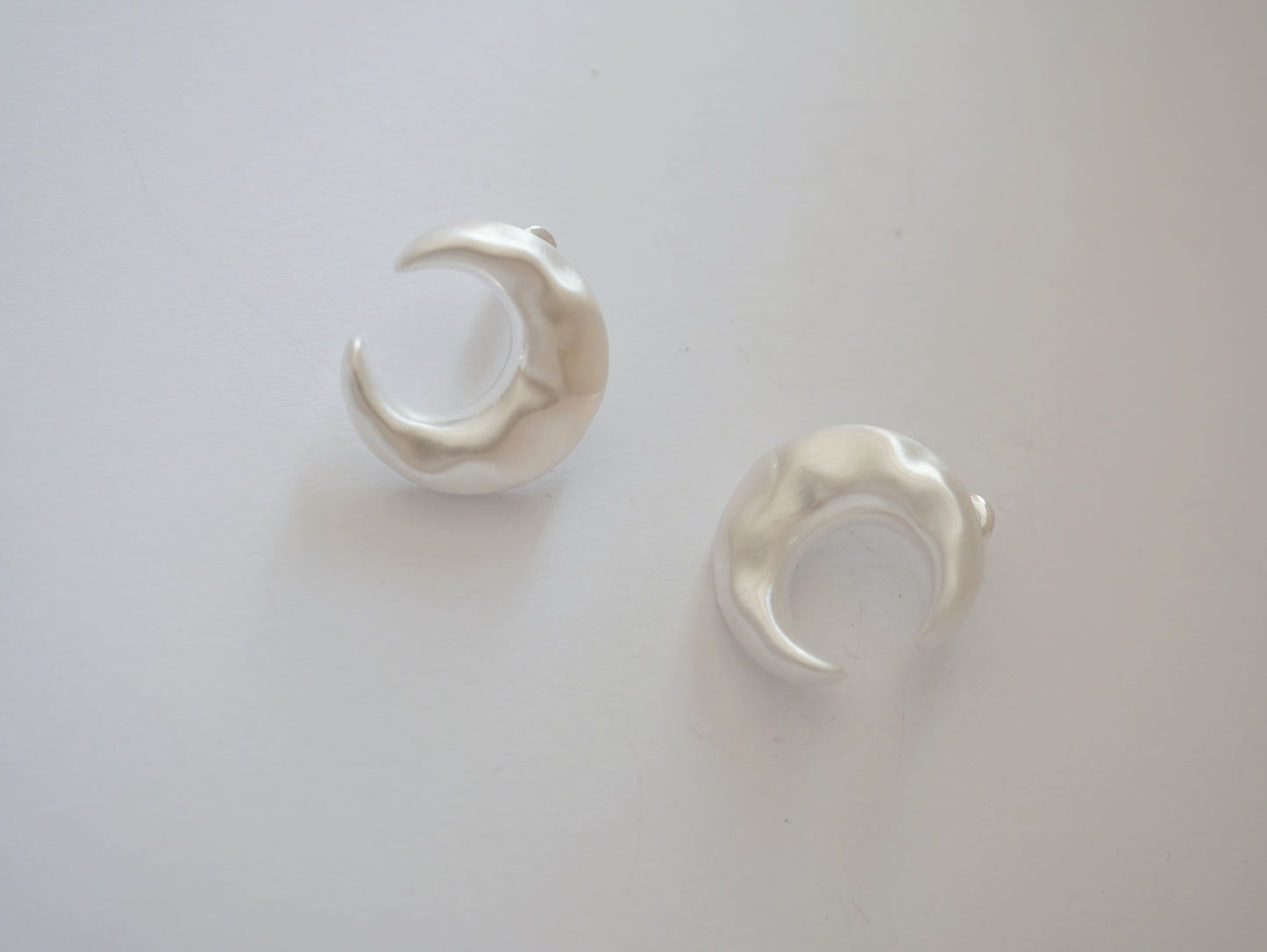 CLASSIC MOONLIGHT IRREGULAR CRESCENT-SHAPED EARRINGS