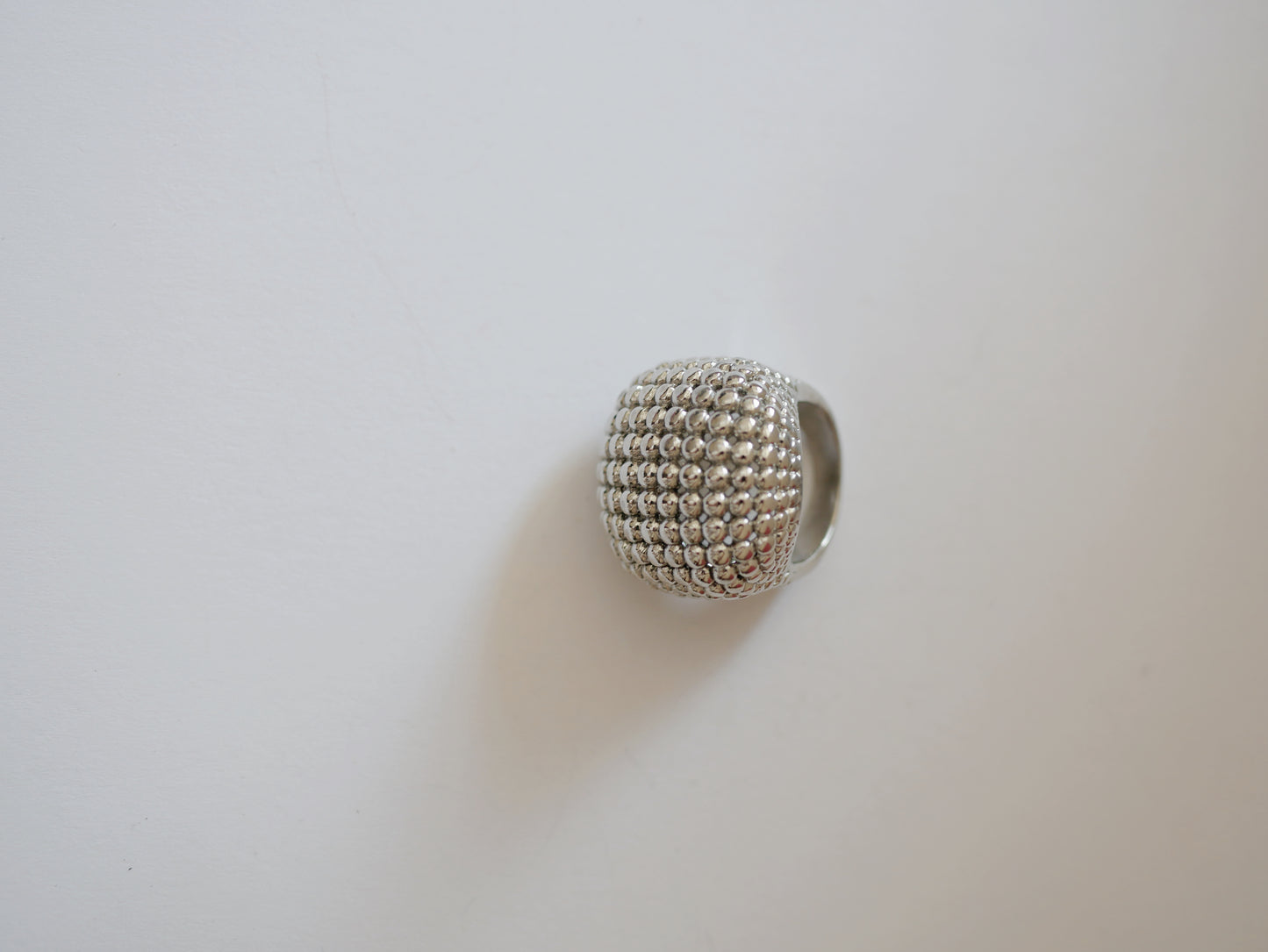CLASSIC SILVER HONEYCOMB HOLLOW ROUND BEAD RING