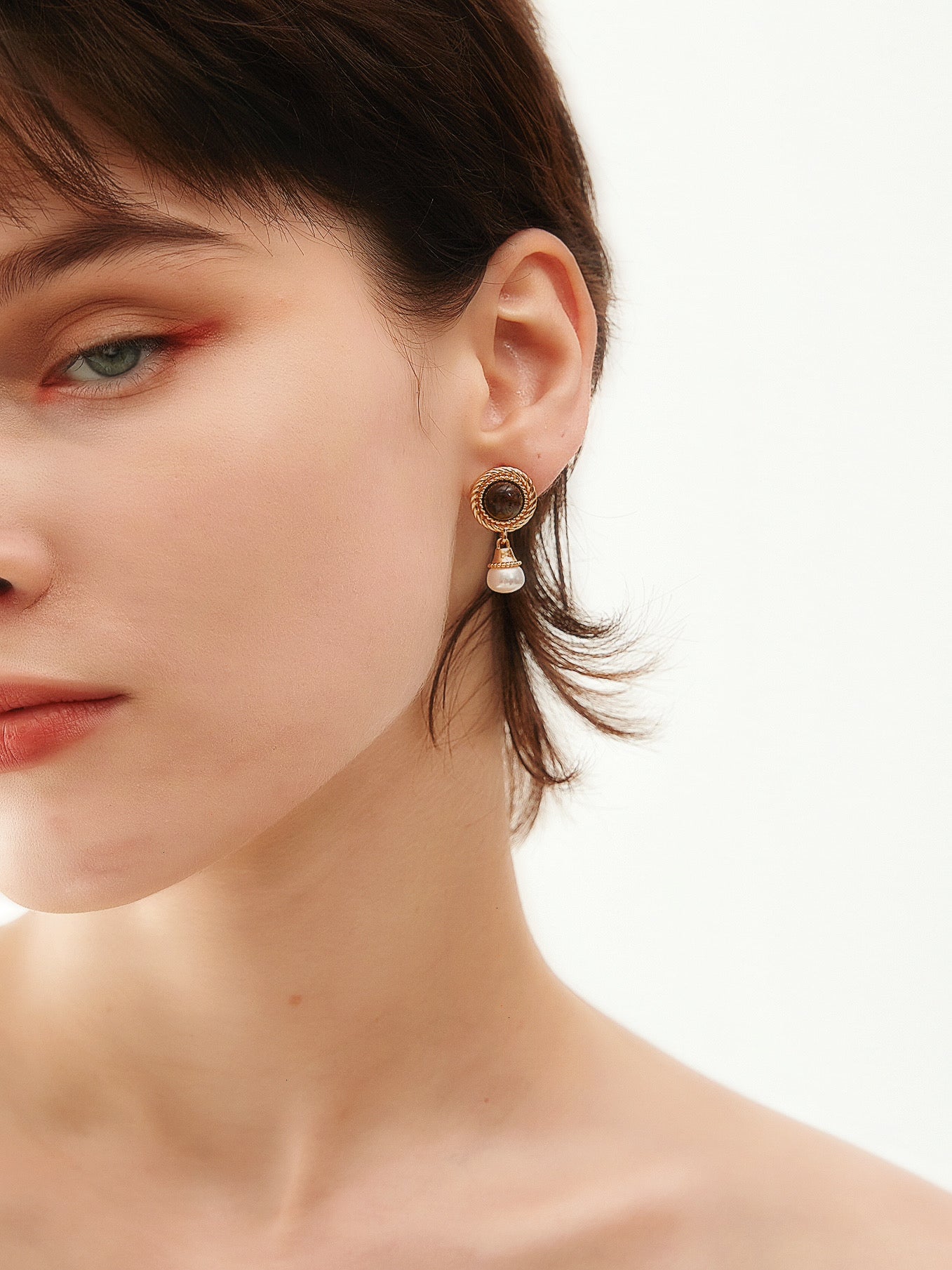 GEM GAZE TIGER'S EYE PEARL EARRINGS