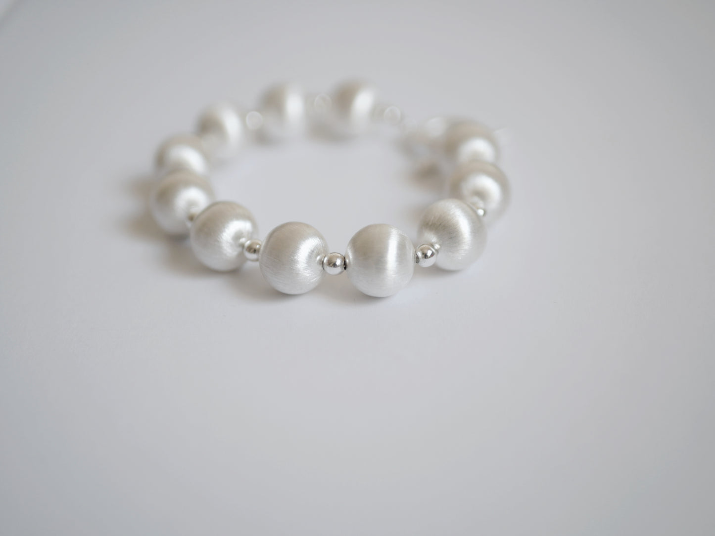 CLASSIC 18CM HANDCRAFTED PLATINUM-PLATED FINE TEXTURED BRACELET