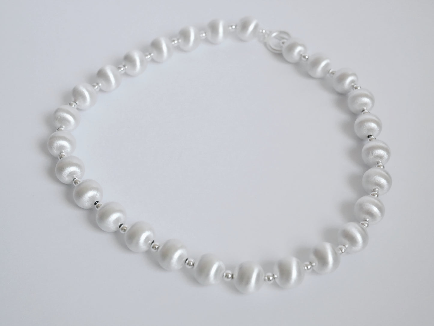 CLASSIC HANDCRAFTED 43CM PLATINUM-PLATED FINE TEXTURED NECKLACE