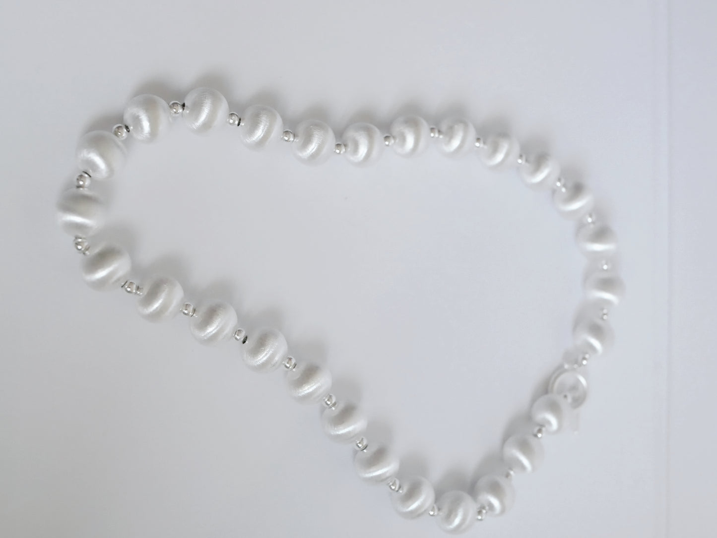 CLASSIC HANDCRAFTED 43CM PLATINUM-PLATED FINE TEXTURED NECKLACE