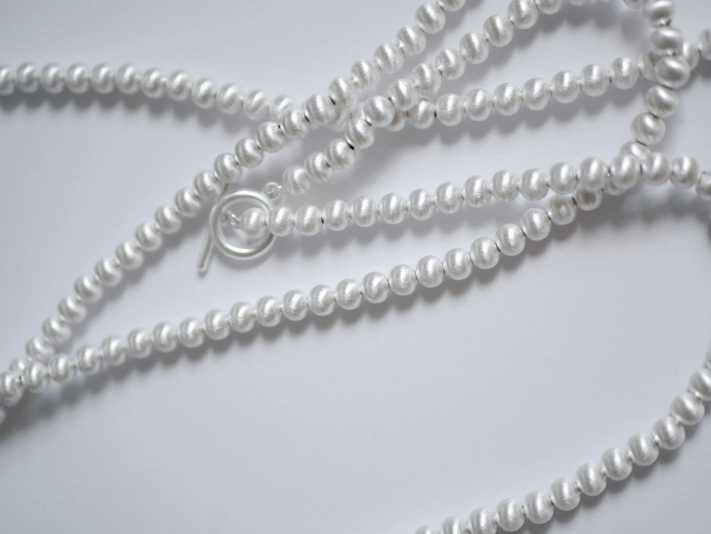 CLASSIC HANDCRAFTED 112CM PLATINUM-PLATED FINE TEXTURED NECKLACE