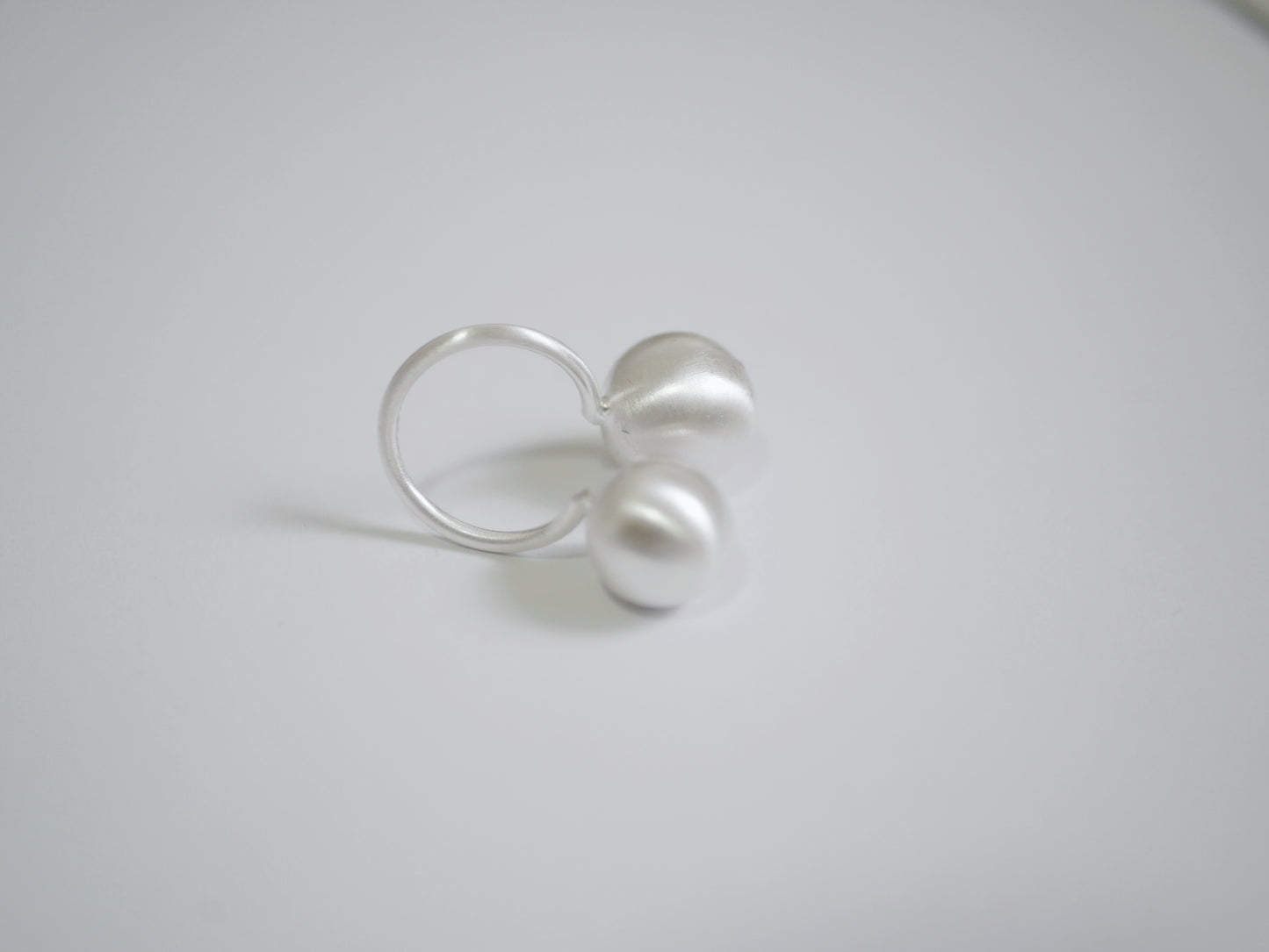 CLASSIC HANDCRAFTED PLATINUM-PLATED FINE TEXTURED RING