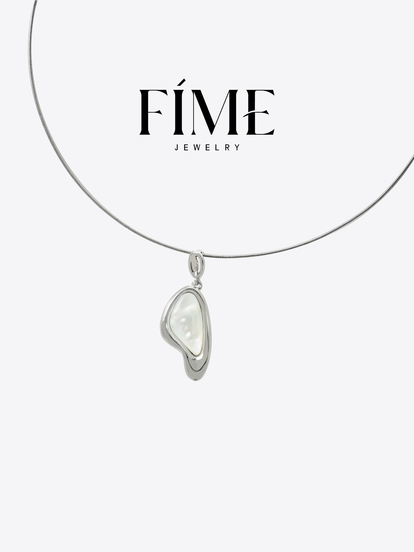 GEM GAZE BUTTERFLY SHAPED WHITE MOTHER-OF-PEARL CHOKER PENDANT