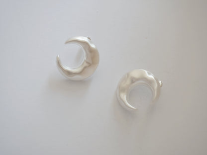 CLASSIC MOONLIGHT IRREGULAR CRESCENT-SHAPED EARRINGS